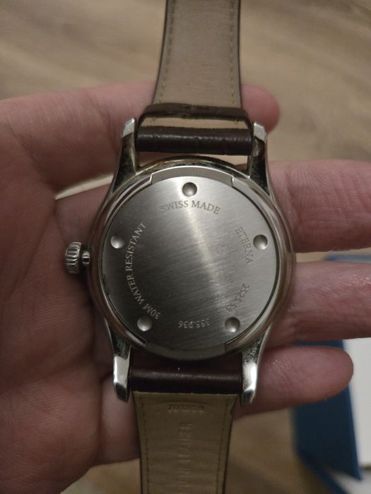 Часовник Eterna Artena