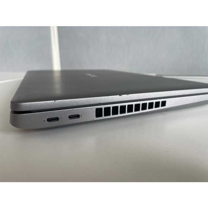 Лаптоп Dell Latitude 5521 (i7, 32GB RAM, 512GB SSD, 15.6-инчов)