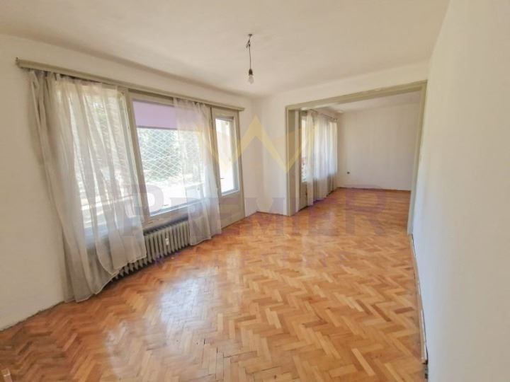 Продава се Тристаен апартамент в София, Оборище - 108 кв.м за 2900 €/кв.м - Снимка #4