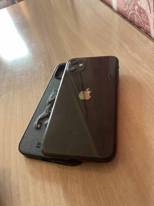 Продам Айфон 11