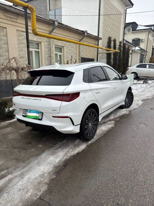 Byd e2 luxry sotiladi