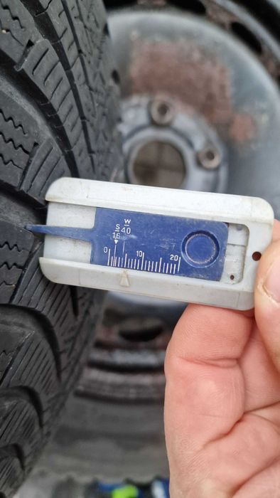 Метални джанти със зимни гуми Hankook 205 55 16
