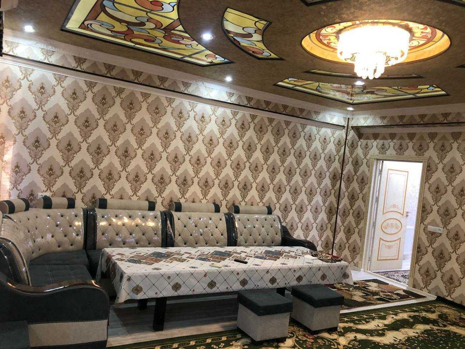 Фергана центр. Экстренная больница олдида Янги курилган Дом.