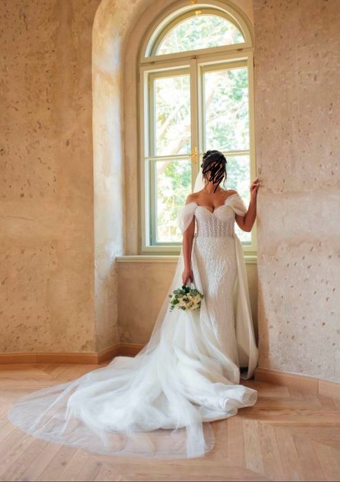 Vând rochie de mireasă  Royals