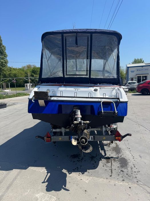 Barca bayliner capry