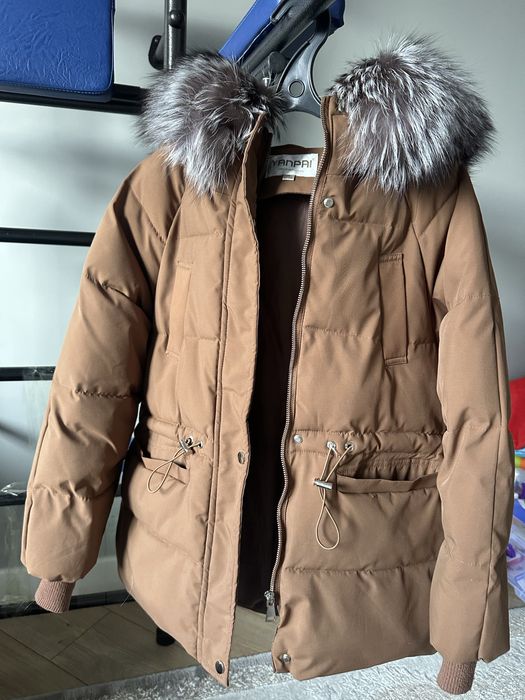 Продам зимнюю куртку М размер