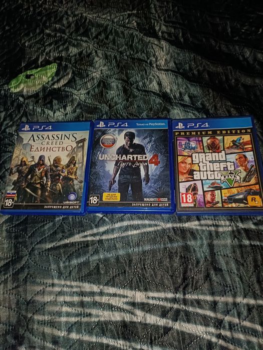 Продам Playstation 4 slim