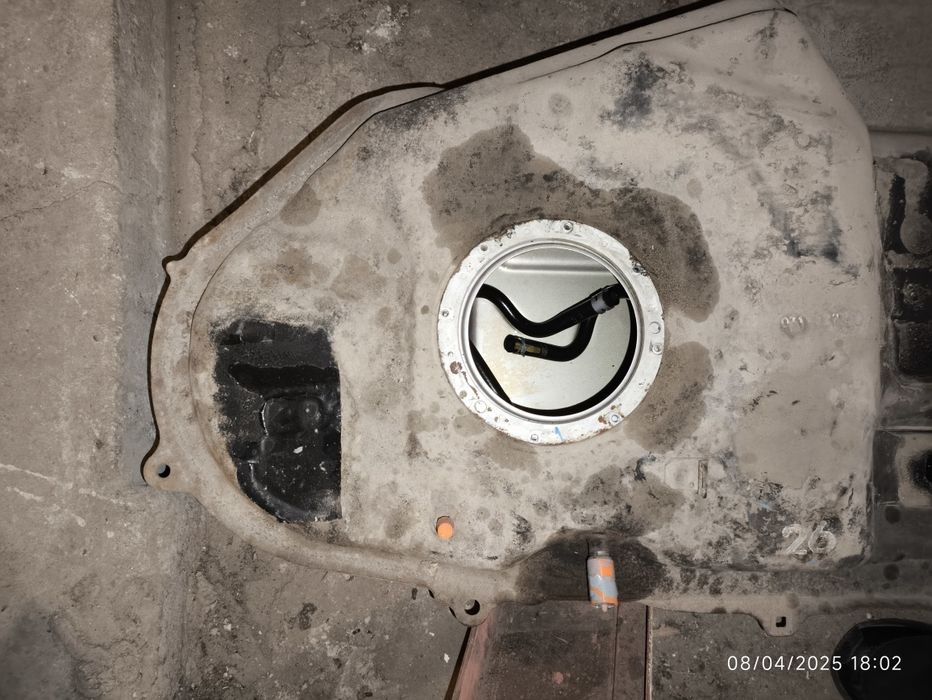 Резервоар за Тойота рав 4 2.2 д4д ХА30