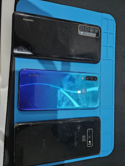 Vând telefoane pentru piese