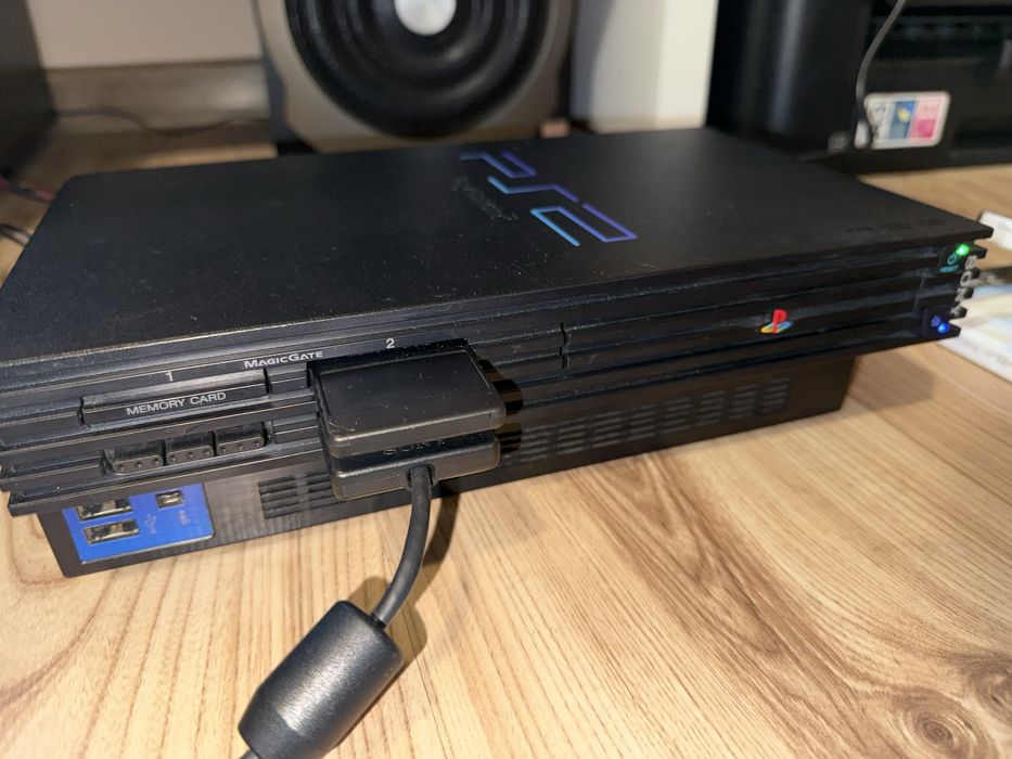 Ps2 + 5 игри + карта памет + преходник