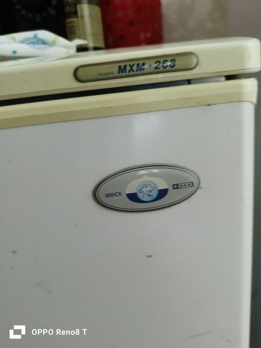 Продам холодильник сротчно