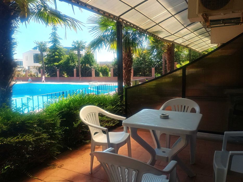 Студио с веранда на първа линия Шато дел Марина, А06