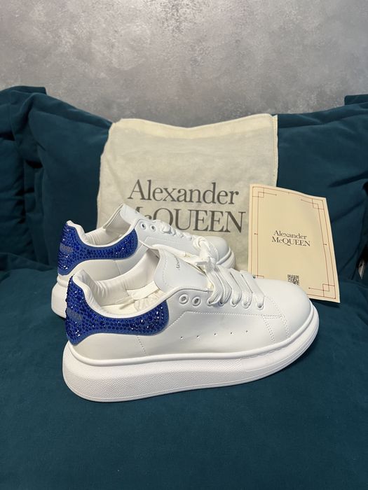 Adidiasi Alexander McQueen