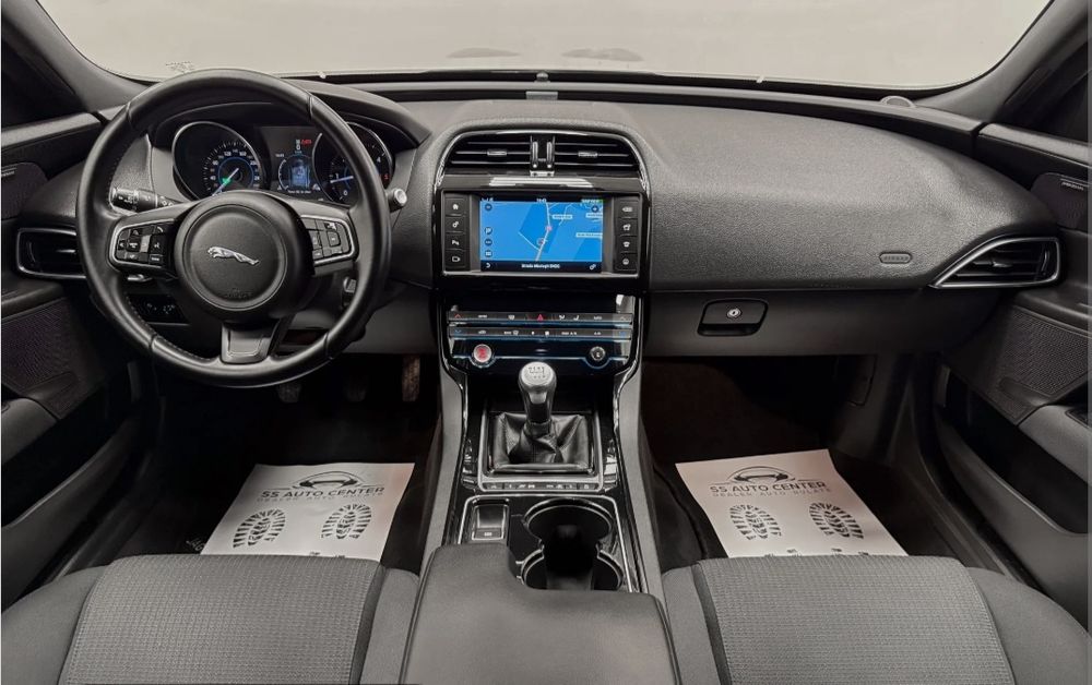 Vand/Schimb Jaguar XE primul propietar