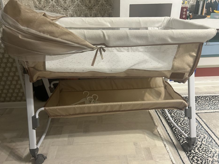 Продам манеж-кровать детскую