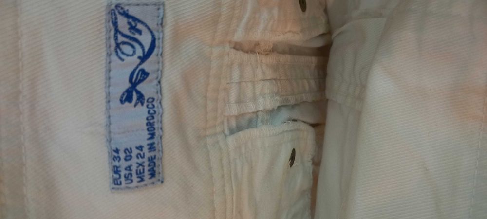 Бяла пола тип молив