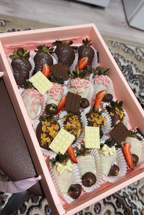 Клубника в шоколаде в наличии