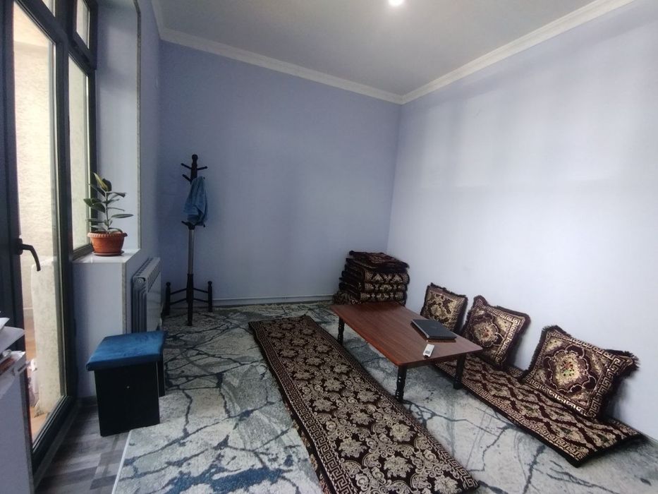 Sergili 5-metro (Chinor) o'zida. Ijaraga uy 1/ 2 xonali kvartira ijara