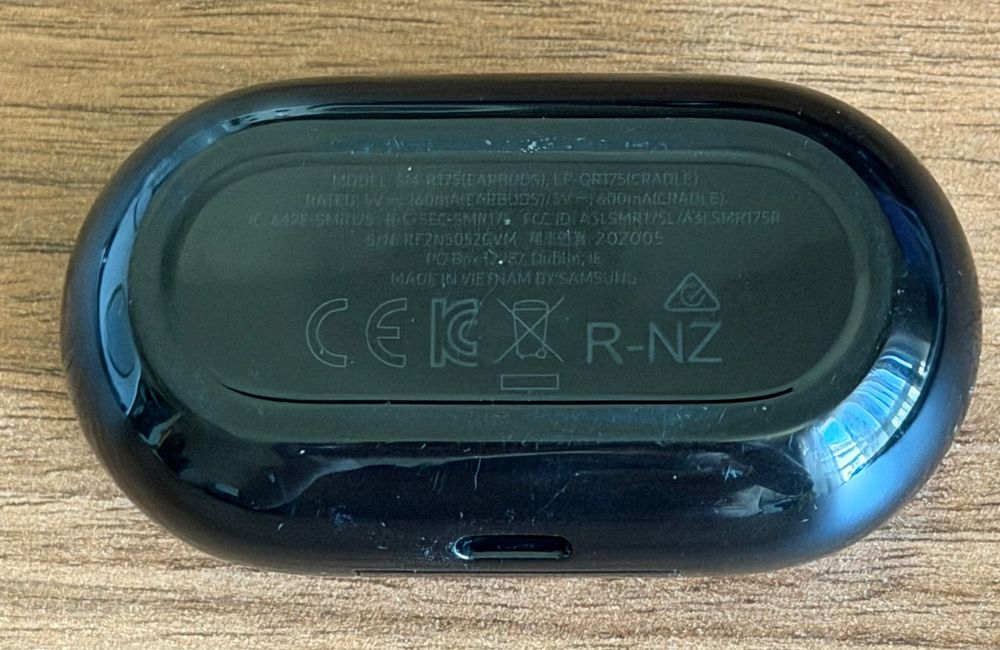Samsung Galaxy Buds+ Plus (SM-R175), черни — Mystic Black
