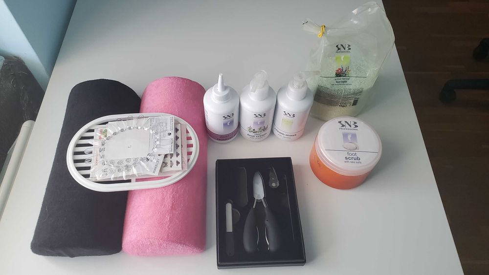 Уреди и консумативи за маникюр/педикюр
