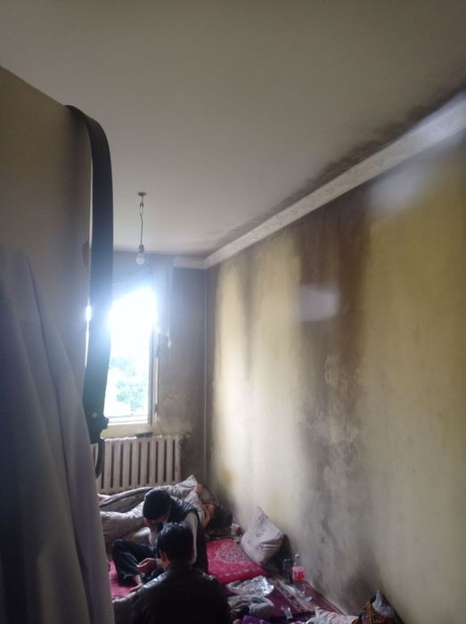Uy sotiladi srochna 2 xonali 4 etaj Manzil: Chilonzor 11 kv shuxrat