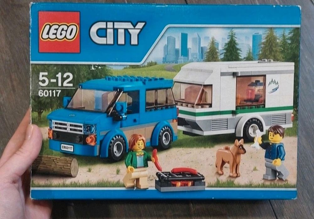 LEGO City- Furgoneta si rulota (60117)