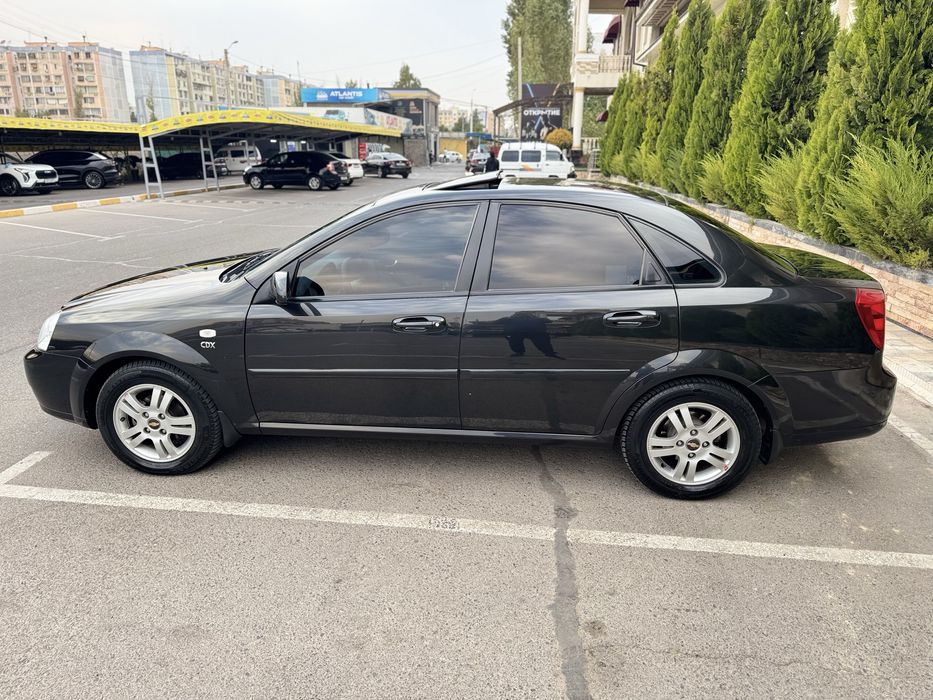 Продаю автомобиль Lacetti