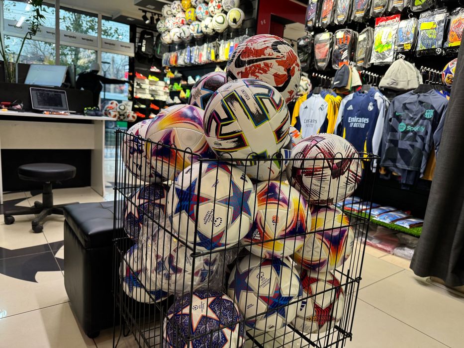 Мяч футбольный 4ка для ребенка на миниполе в Алматы