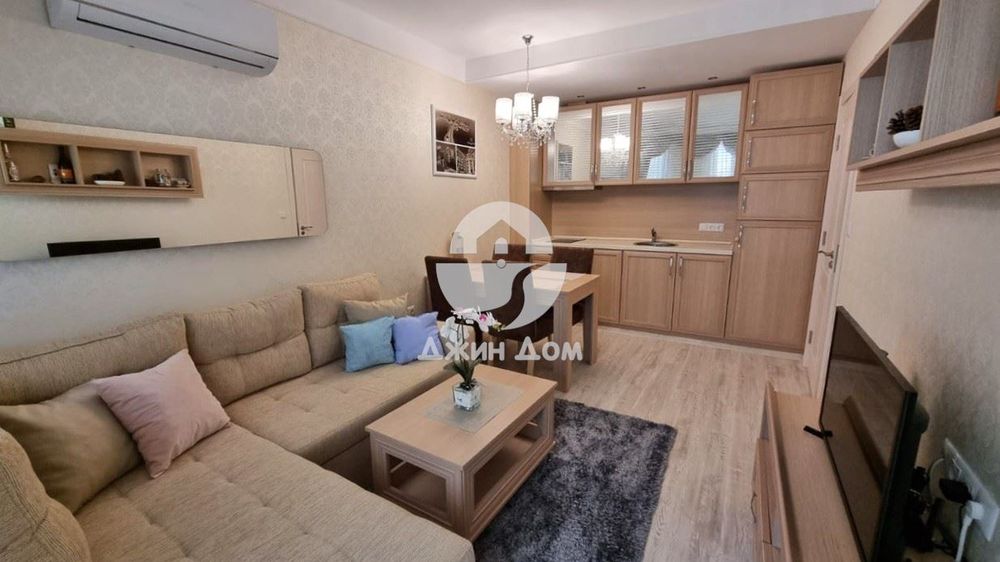 Продава се Двустаен апартамент в Свети Влас - 51 кв.м за 1961 €/кв.м - Снимка #1