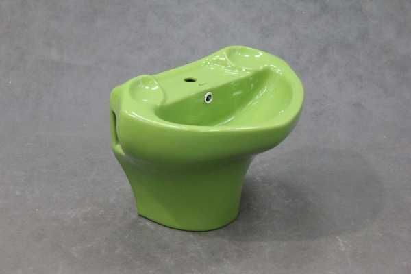 Детский умывальник и унитаз