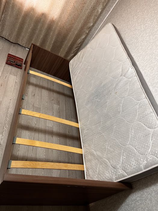 Кровати с матрасом