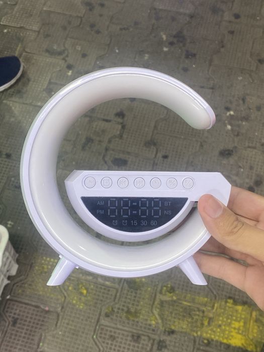 Умная колонка RGB, с будильником, беспроводная зарядка для телефона