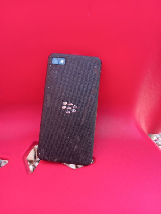 Vând telefon BlackBerry Z10 funcțional sau piese