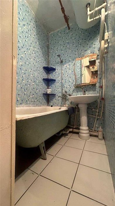 Продам 2 ком , 16 мкр ИПОТЕКА В ПОМОЩЬ