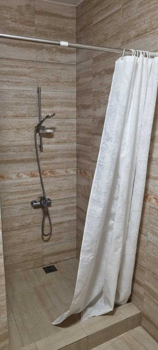 Dau in chirie ap 1 camera si living