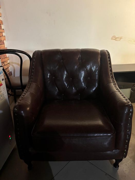 Продам кресло кожаное