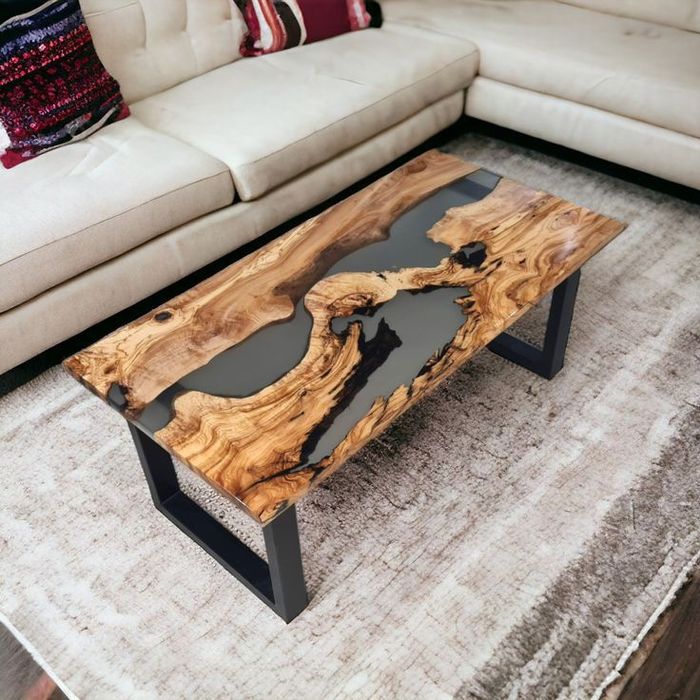 Холни маси от масив и епоксидна смола