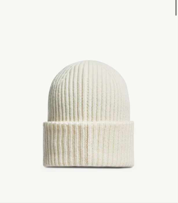 Moncler зимна шапка