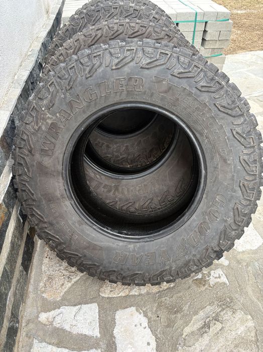 Гуми за джип 325/65/18