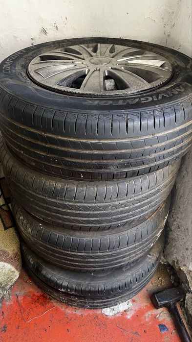 Шина с диском в отличном состояние