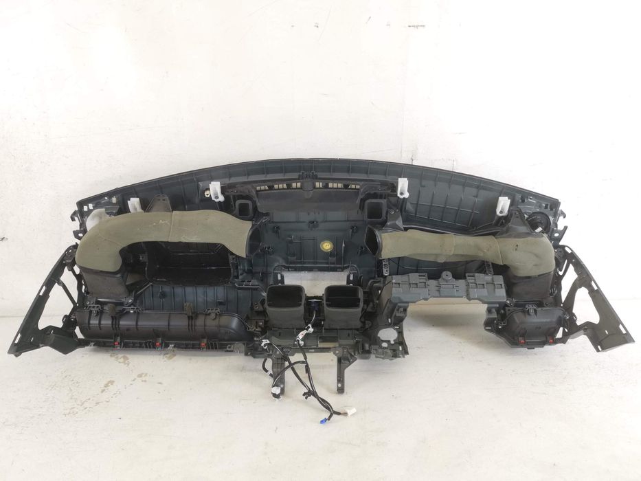 Тойота РАВ4 / Toyota RAV4 Оригинална арматурна табло в добро състояние