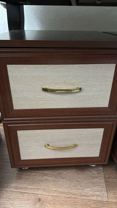 Продам спальный гарнитур