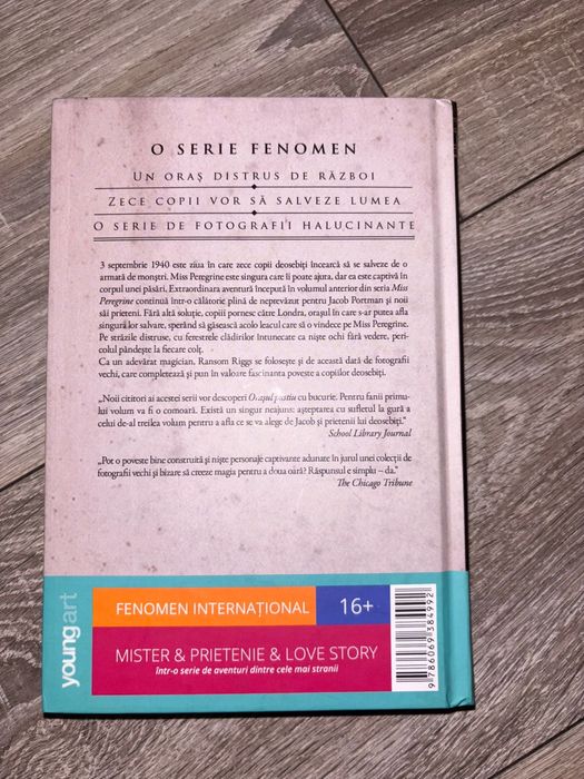 Carte Cititoarea si Orasul pustiu