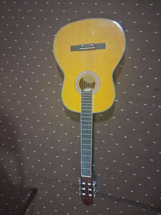 Gitara  ideal  holati .yangi ,narxi kelishiladi