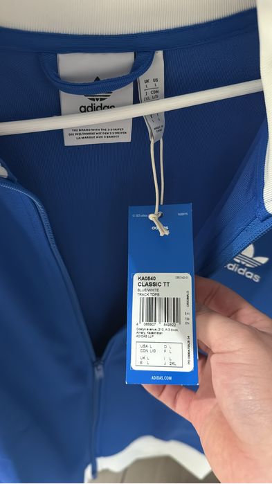 Продам спортивный костюм Адидас