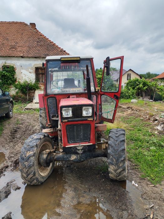 Tractor universal cu inversor