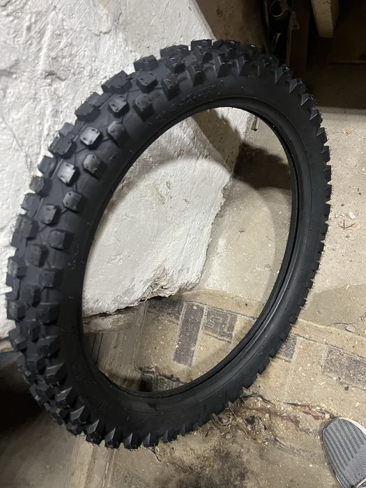 Покрышка на Enduro