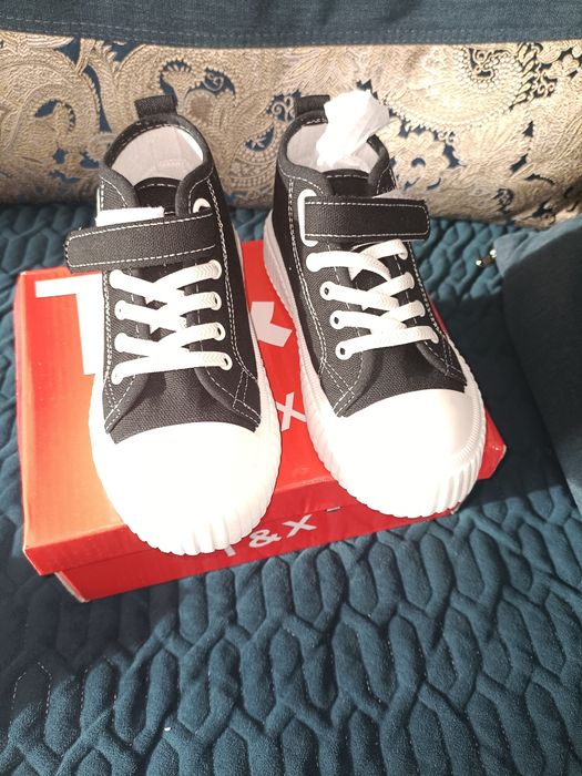 Срочно продам кеды-макасы