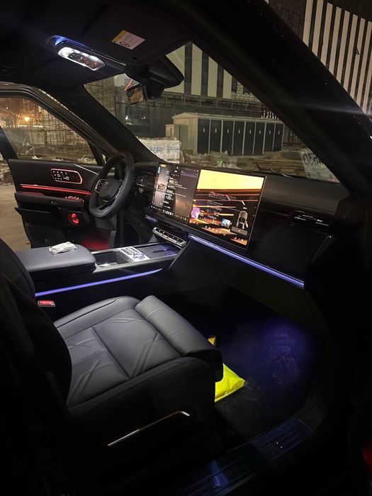 Zeekr 9x ultra 70kw sideniya aylanadi