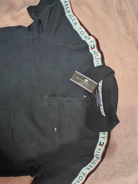 Тениска на Tommy Hilfiger размер хл